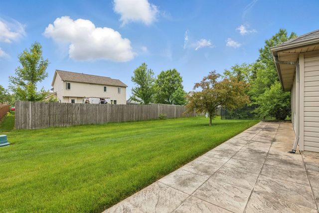 2516 Loganberry Cove, Fort Wayne, IN 46818