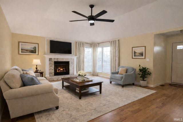 2516 Loganberry Cove, Fort Wayne, IN 46818