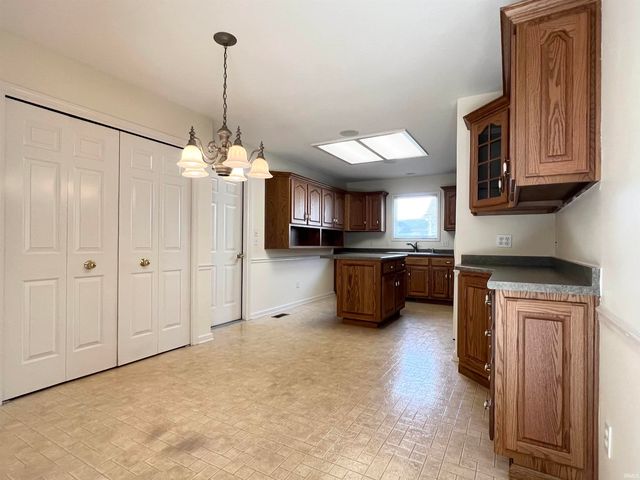 2516 Loganberry Cove, Fort Wayne, IN 46818