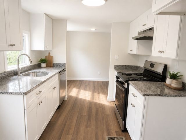 36 Longboat Rd, Wareham, MA 02576