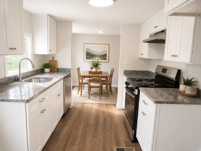 36 Longboat Rd, Wareham, MA 02576