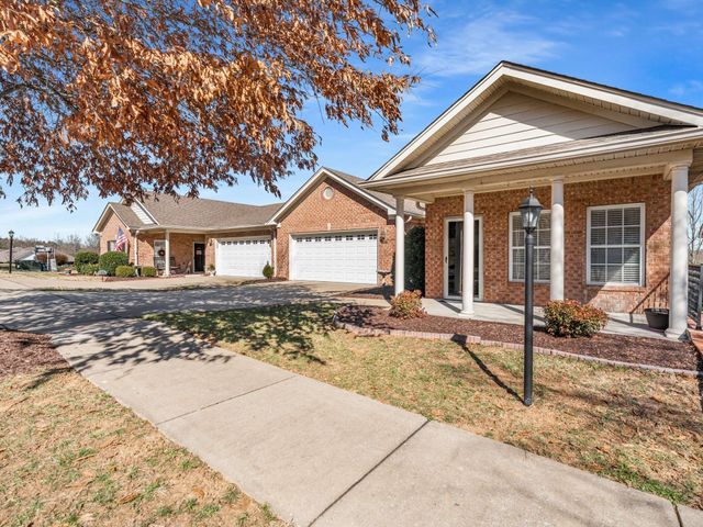 215 Wrennewood Ln, Franklin, TN 37064