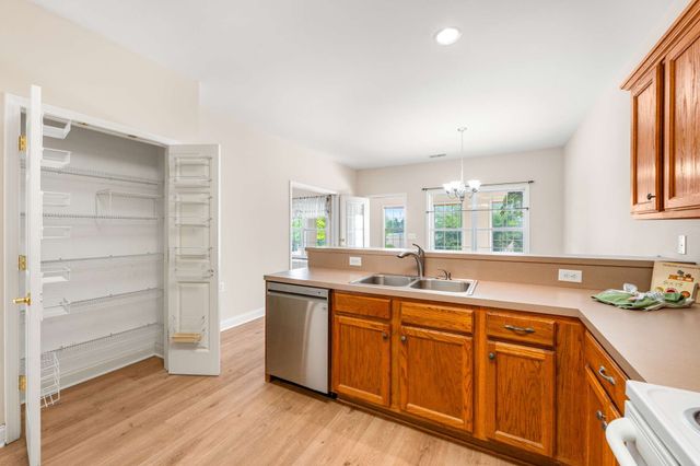 215 Wrennewood Ln, Franklin, TN 37064