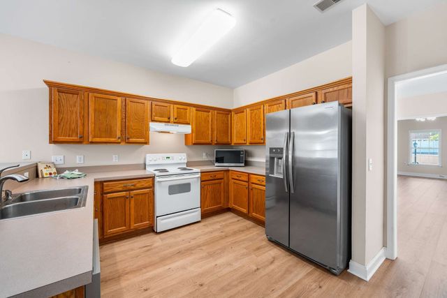 215 Wrennewood Ln, Franklin, TN 37064