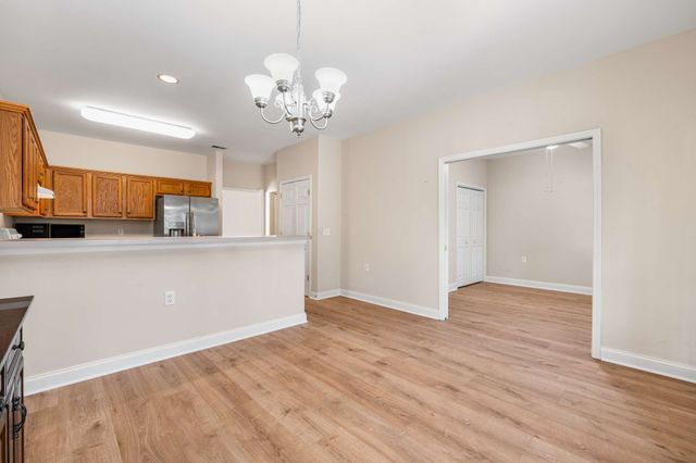 215 Wrennewood Ln, Franklin, TN 37064