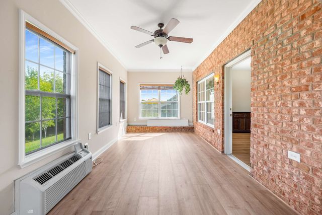 215 Wrennewood Ln, Franklin, TN 37064