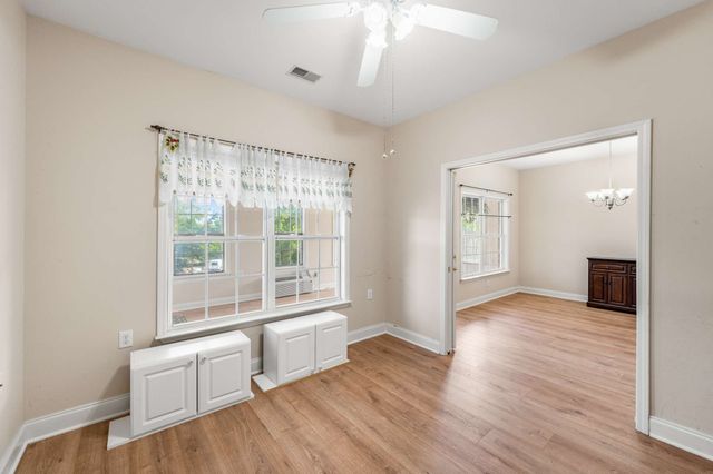 215 Wrennewood Ln, Franklin, TN 37064