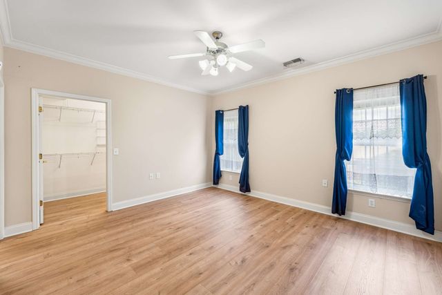 215 Wrennewood Ln, Franklin, TN 37064