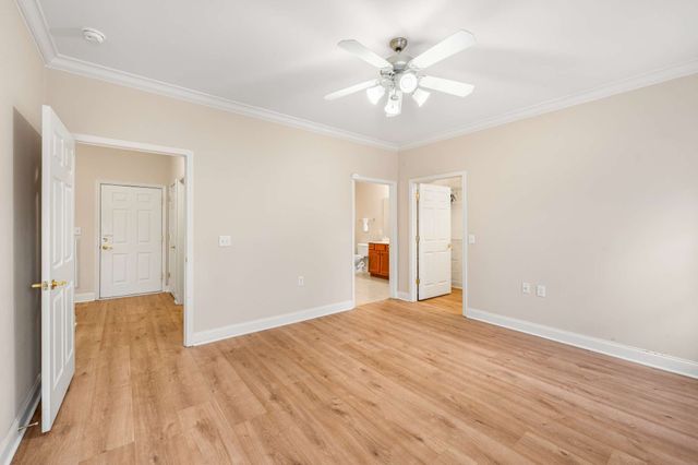 215 Wrennewood Ln, Franklin, TN 37064