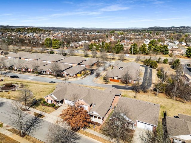 215 Wrennewood Ln, Franklin, TN 37064