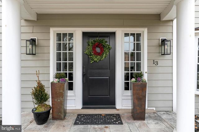 13 EDITH DR, Lawrenceville, NJ 08648