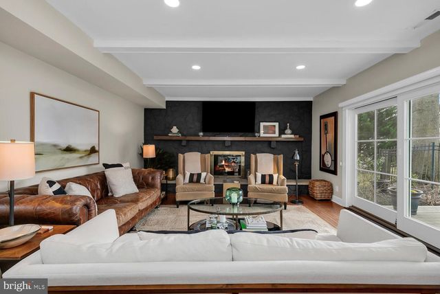 13 EDITH DR, Lawrenceville, NJ 08648