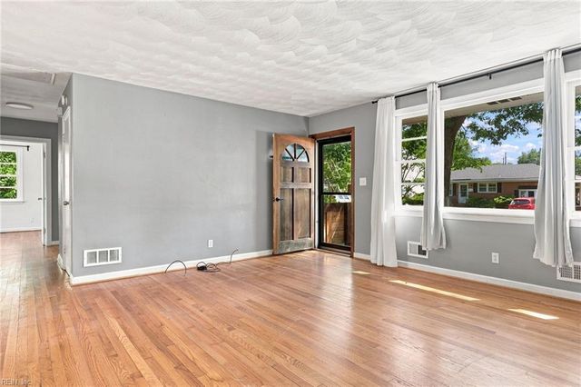 1208 Pineview AVE, Norfolk, VA 23503