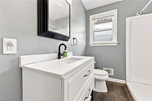 1208 Pineview AVE, Norfolk, VA 23503