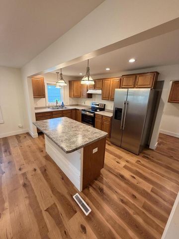 1633 Avon STREET, La Crosse, WI 54603