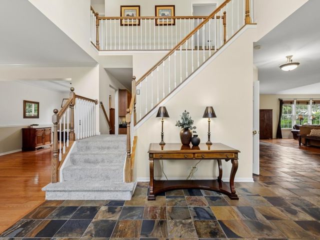 260 Summerdale Lane, Algonquin, IL 60102
