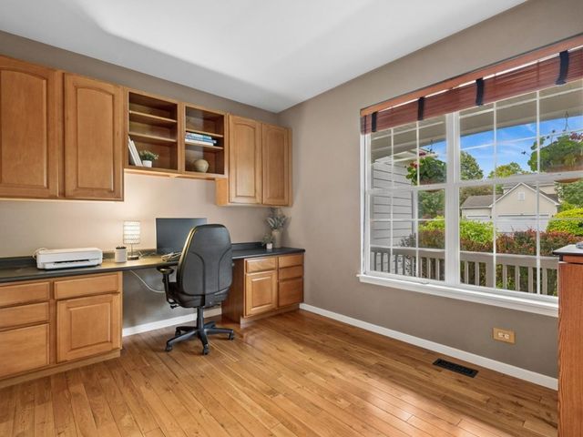 260 Summerdale Lane, Algonquin, IL 60102