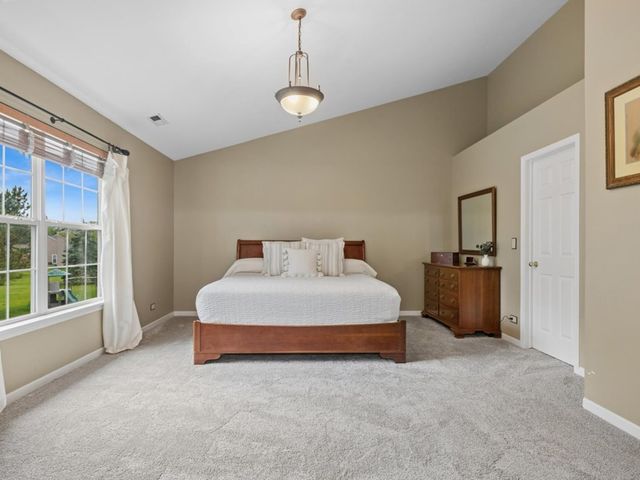 260 Summerdale Lane, Algonquin, IL 60102