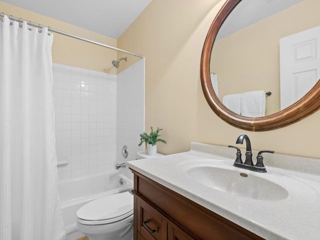 260 Summerdale Lane, Algonquin, IL 60102