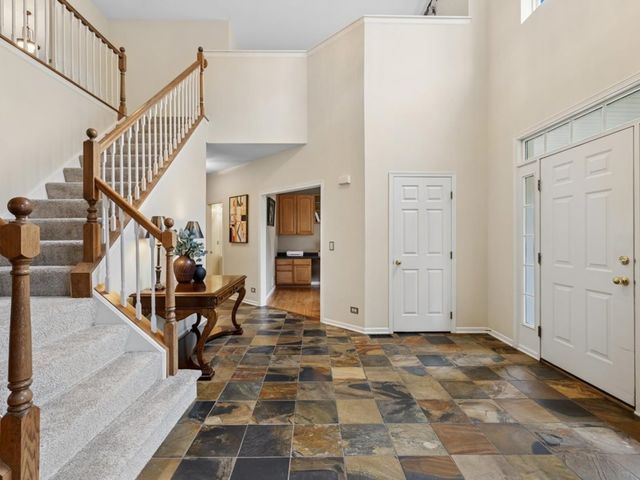 260 Summerdale Lane, Algonquin, IL 60102
