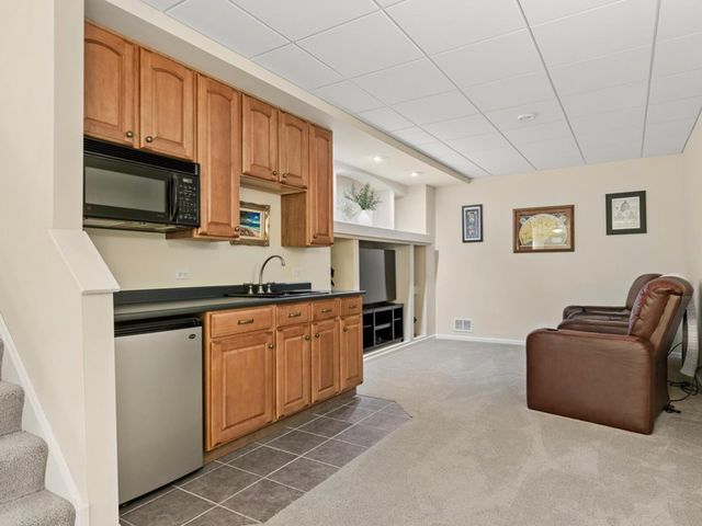 260 Summerdale Lane, Algonquin, IL 60102
