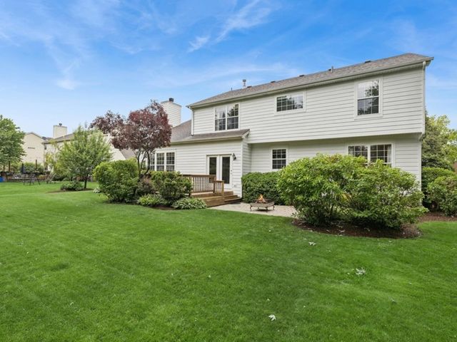 260 Summerdale Lane, Algonquin, IL 60102