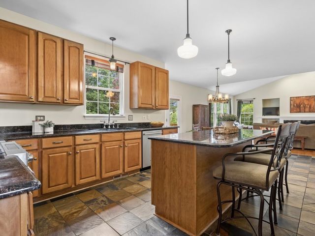 260 Summerdale Lane, Algonquin, IL 60102