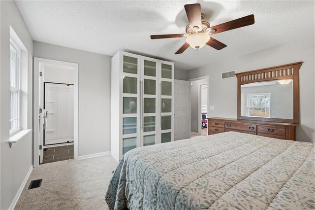 10230 NW 57th Street, Kansas City, MO 64152