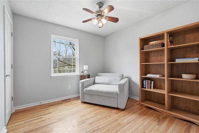 10230 NW 57th Street, Kansas City, MO 64152