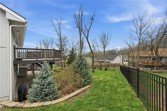 10230 NW 57th Street, Kansas City, MO 64152