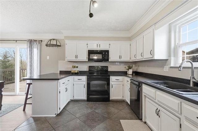 10230 NW 57th Street, Kansas City, MO 64152