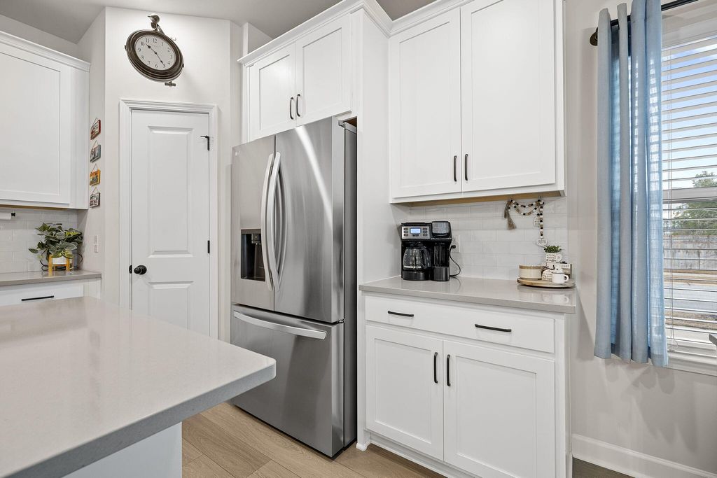 Image 11 of property listing at 4318 Harmony Creek Road, Summerville, SC 29485