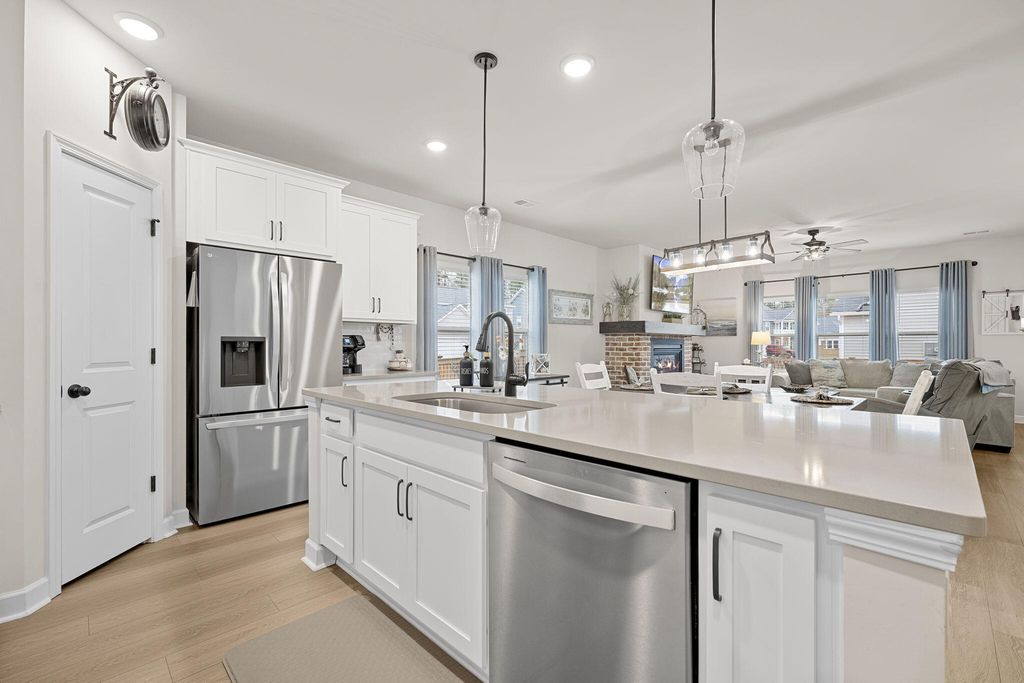 Image 13 of property listing at 4318 Harmony Creek Road, Summerville, SC 29485