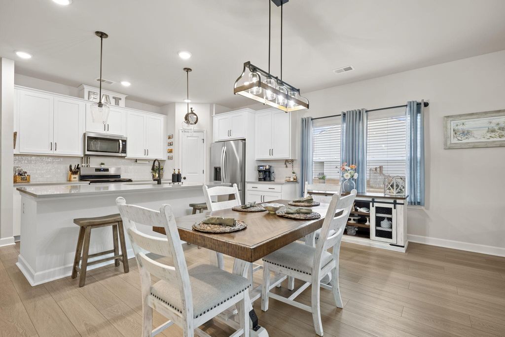 Image 16 of property listing at 4318 Harmony Creek Road, Summerville, SC 29485