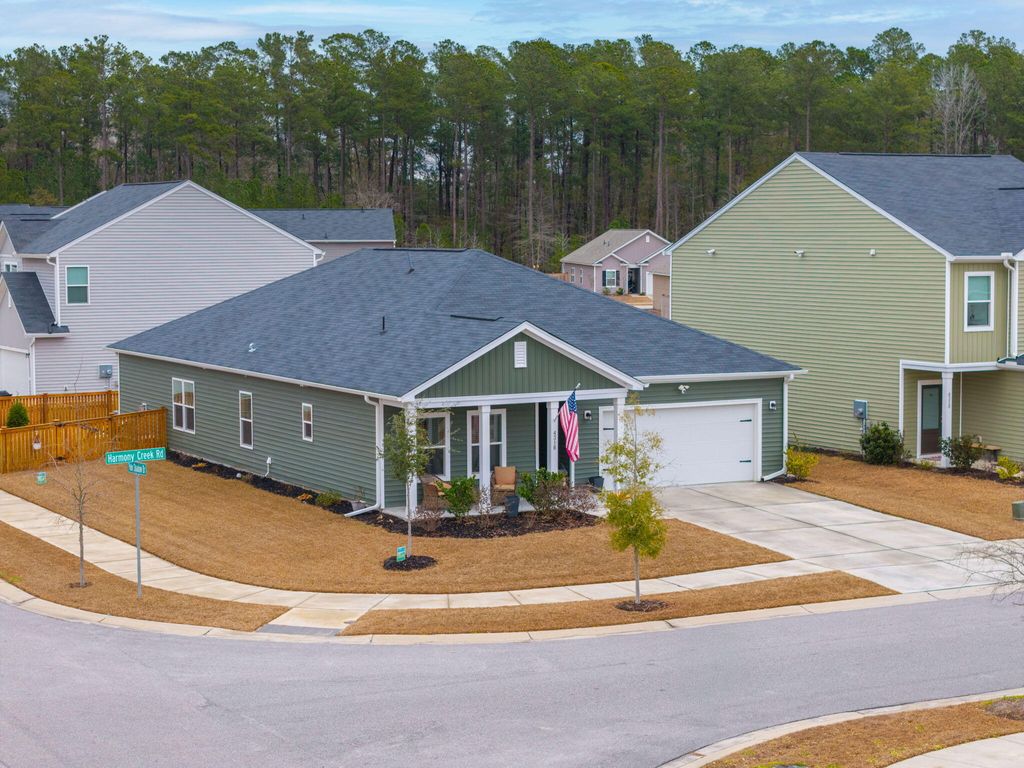 Image 2 of property listing at 4318 Harmony Creek Road, Summerville, SC 29485