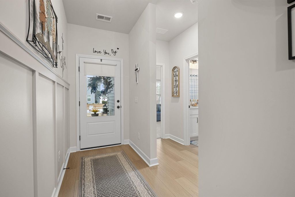 Image 4 of property listing at 4318 Harmony Creek Road, Summerville, SC 29485