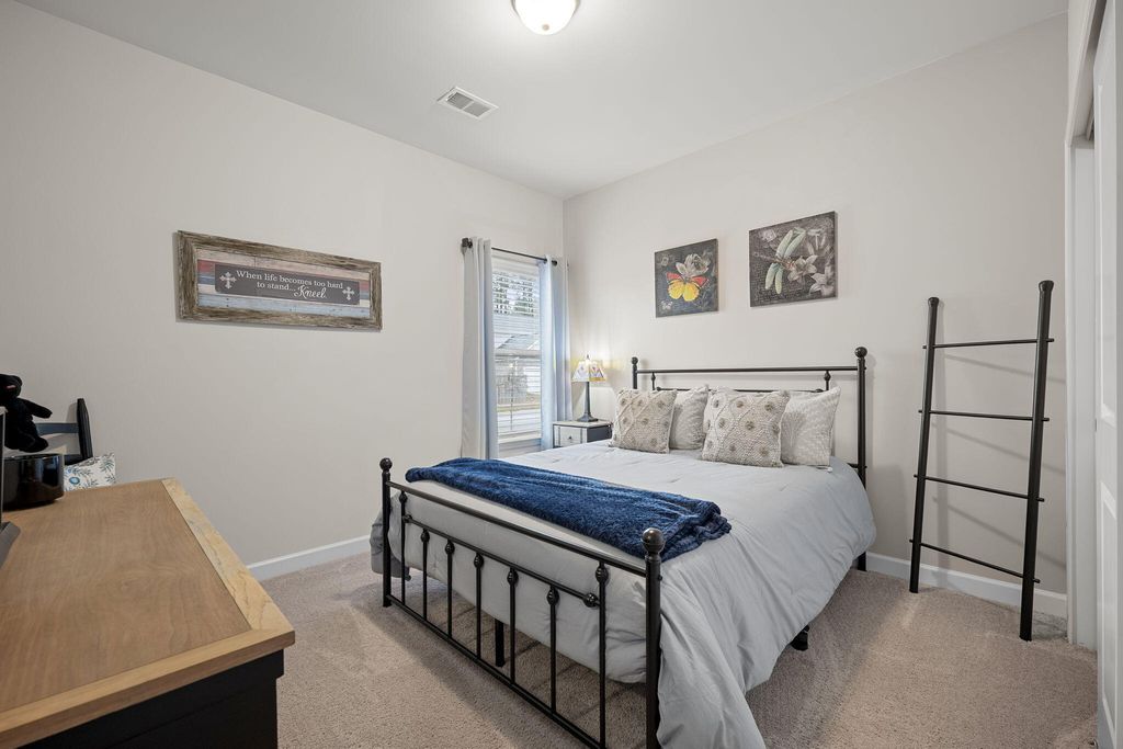 Image 7 of property listing at 4318 Harmony Creek Road, Summerville, SC 29485