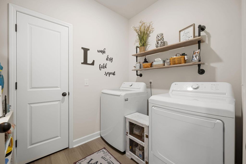 Image 8 of property listing at 4318 Harmony Creek Road, Summerville, SC 29485