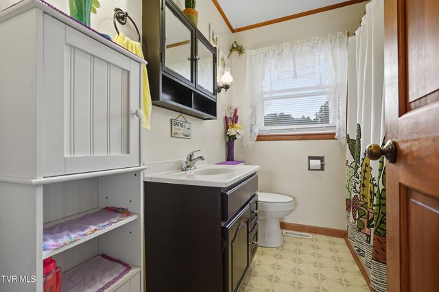 2104 Osborne Street, Bristol, VA 24201