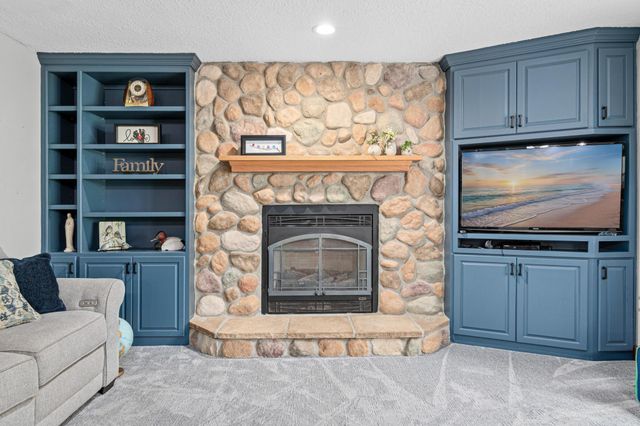 13423 Dominica Way, Apple Valley, MN 55124