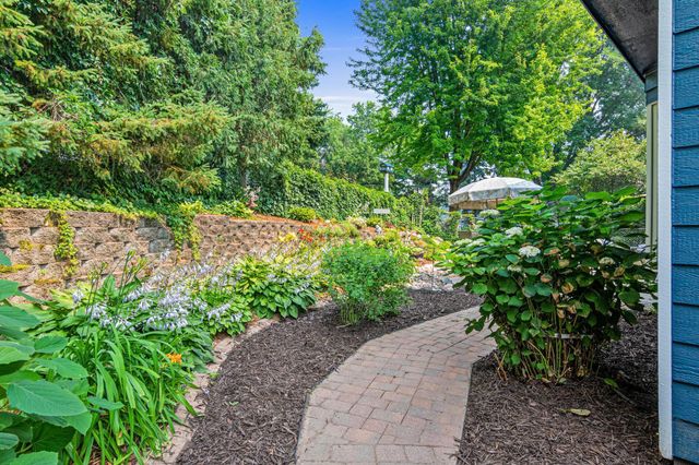 13423 Dominica Way, Apple Valley, MN 55124