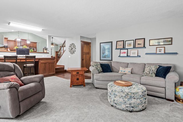 13423 Dominica Way, Apple Valley, MN 55124