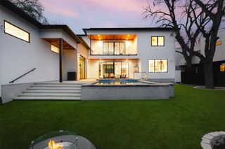 1118 Mariposa DR, Austin, TX 78704