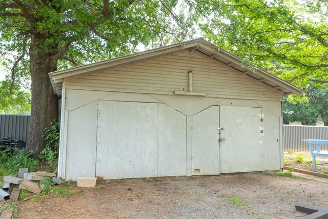 77 Rayburn Drive, Gordonville, TX 76245