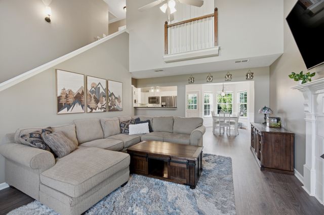 3317 Cornerstone Dr, Murfreesboro, TN 37128