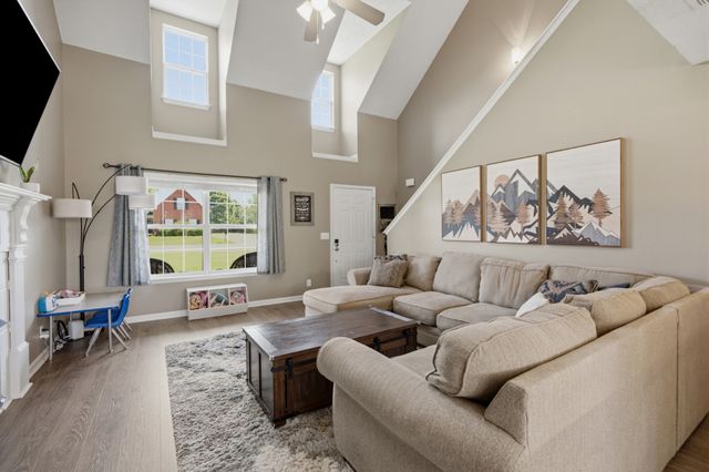 3317 Cornerstone Dr, Murfreesboro, TN 37128