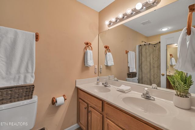 531 Tanasi Tr, Pigeon Forge, TN 37863