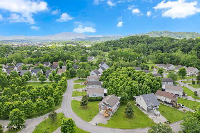 531 Tanasi Tr, Pigeon Forge, TN 37863