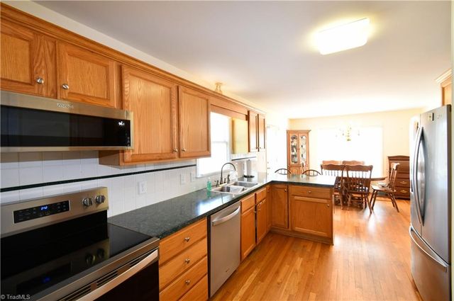 8570 Linville Road, Oak Ridge, NC 27310