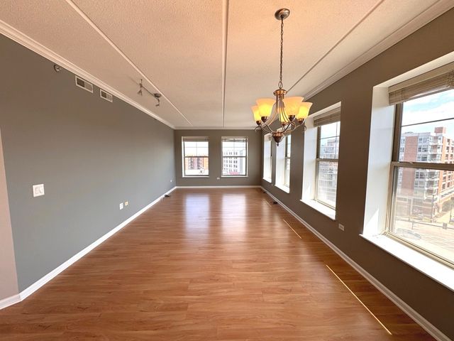 656 Pearson Street 701C, Des Plaines, IL 60016